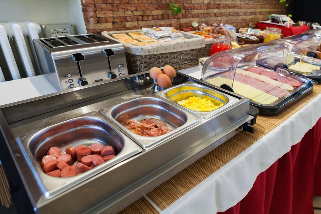 Hotel Giardino Breno Ngoại thất bức ảnh